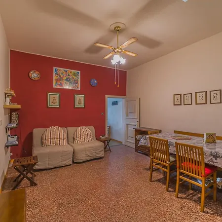 Apartman Bilocale Nel Centro Di *