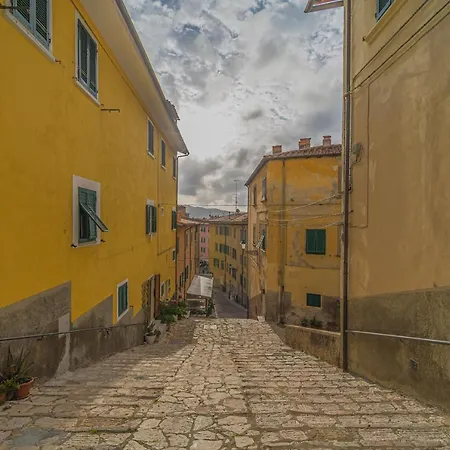 Bilocale Nel Centro Di アパート ポルトフェッラーイオ